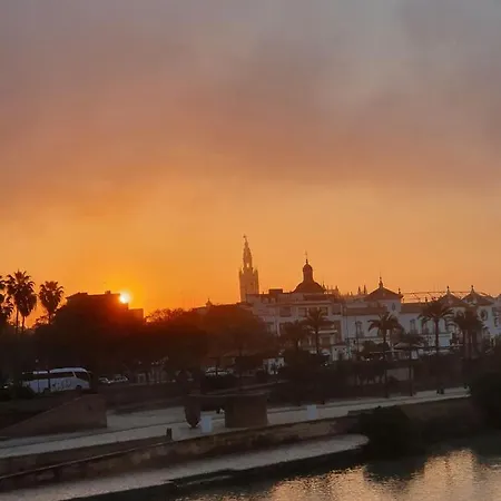 Charming House In Triana,best View From Patio Casa de Férias